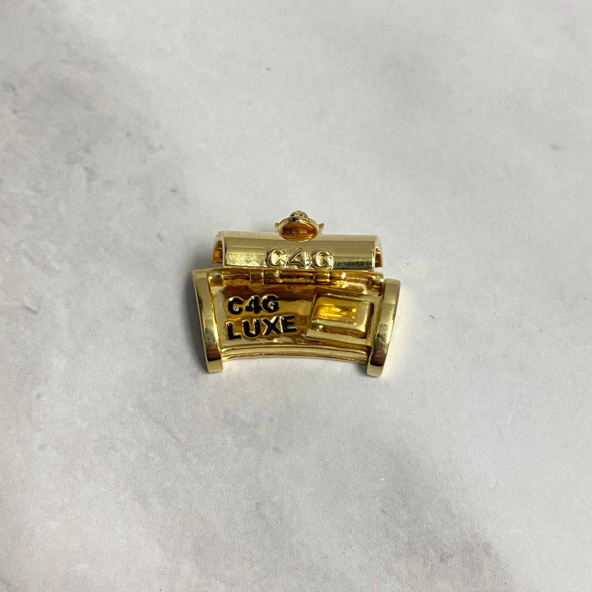 10K Yellow Gold Plain Sleek Lock With Panther / 10.1gr / 13mm / 1in