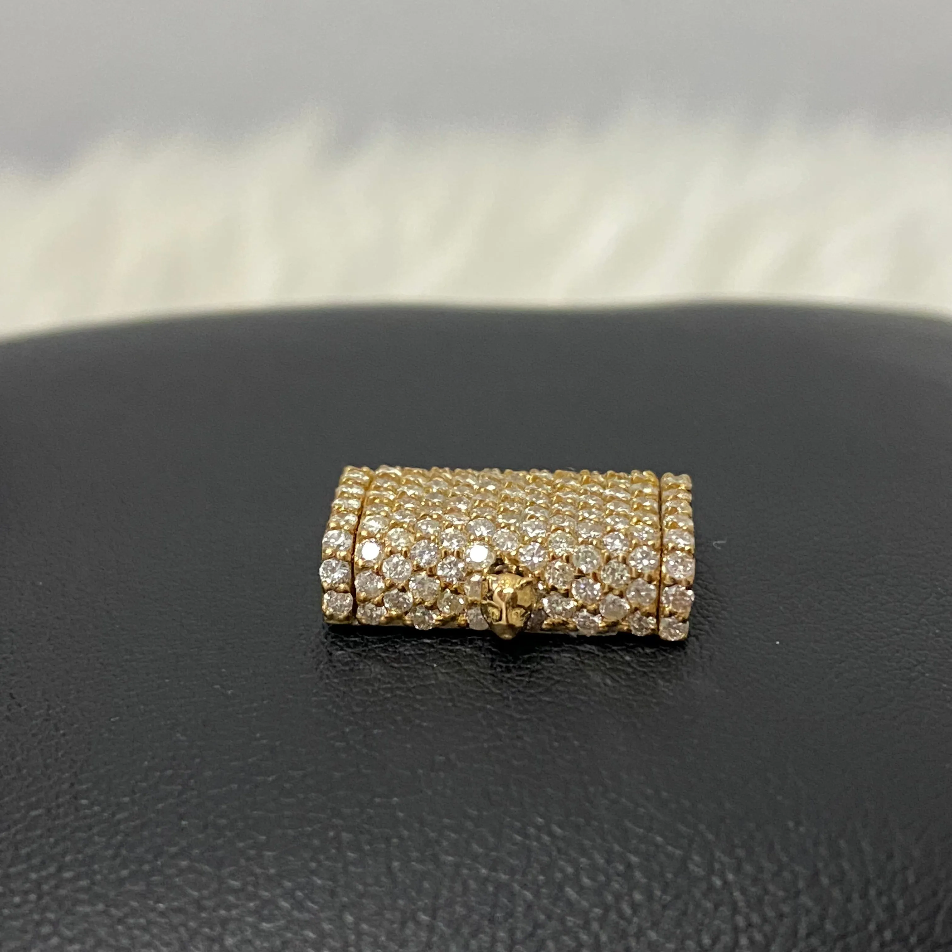 14K Yellow Gold Diamond Sleek Lock Ct Dia / 3.2gr / 8mm