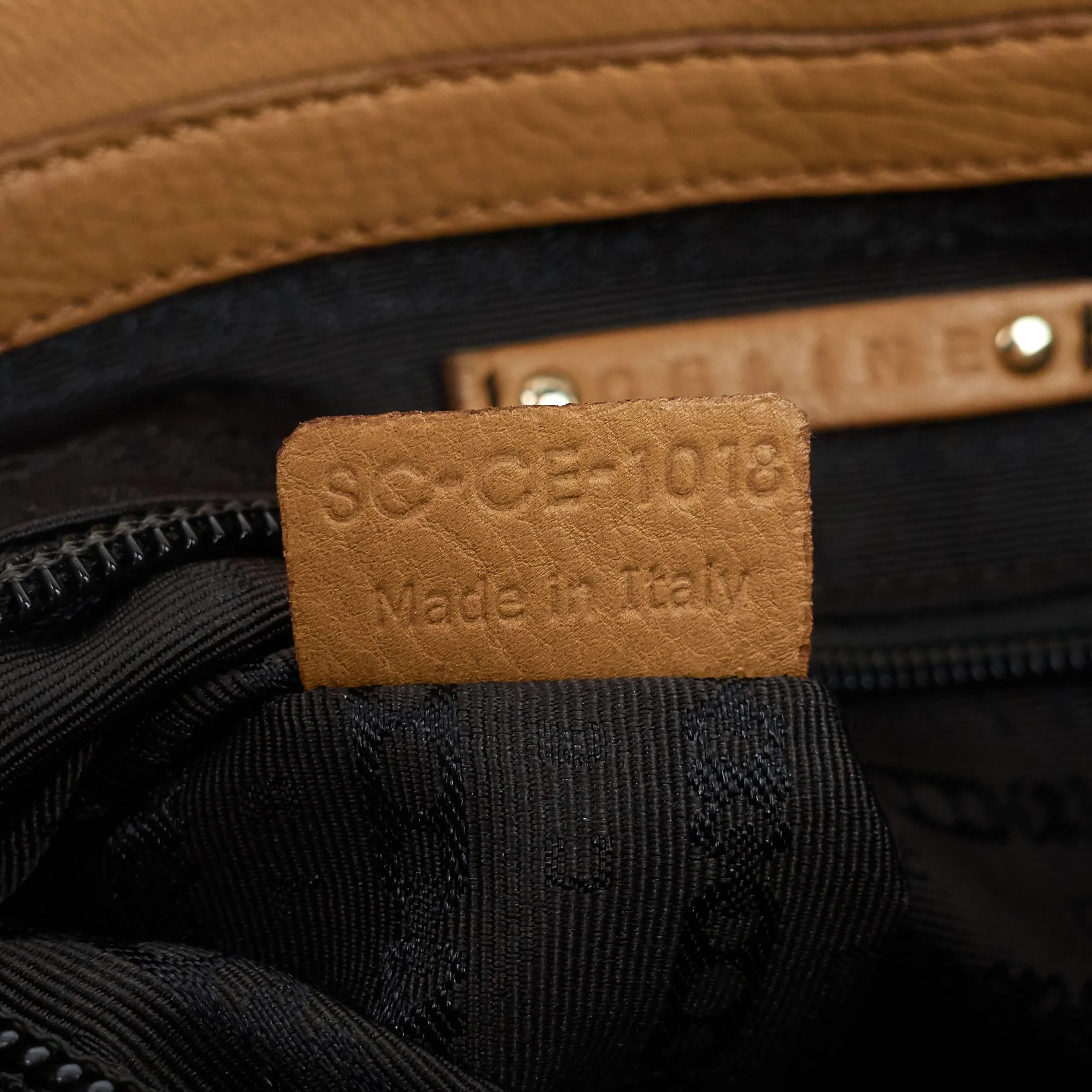 Ball Lock Leather  Bag