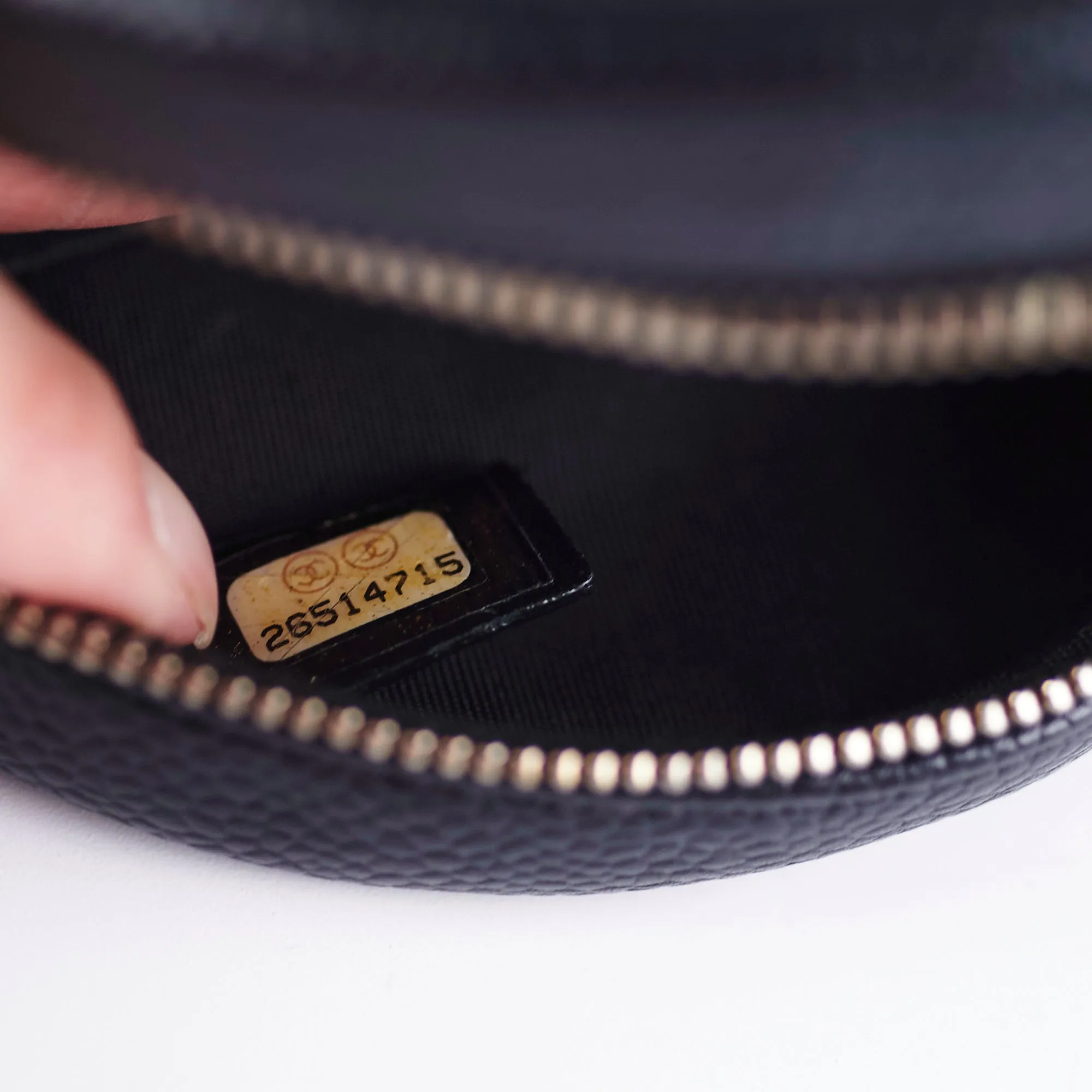 Chanel 19 Round Filigree Caviar Black