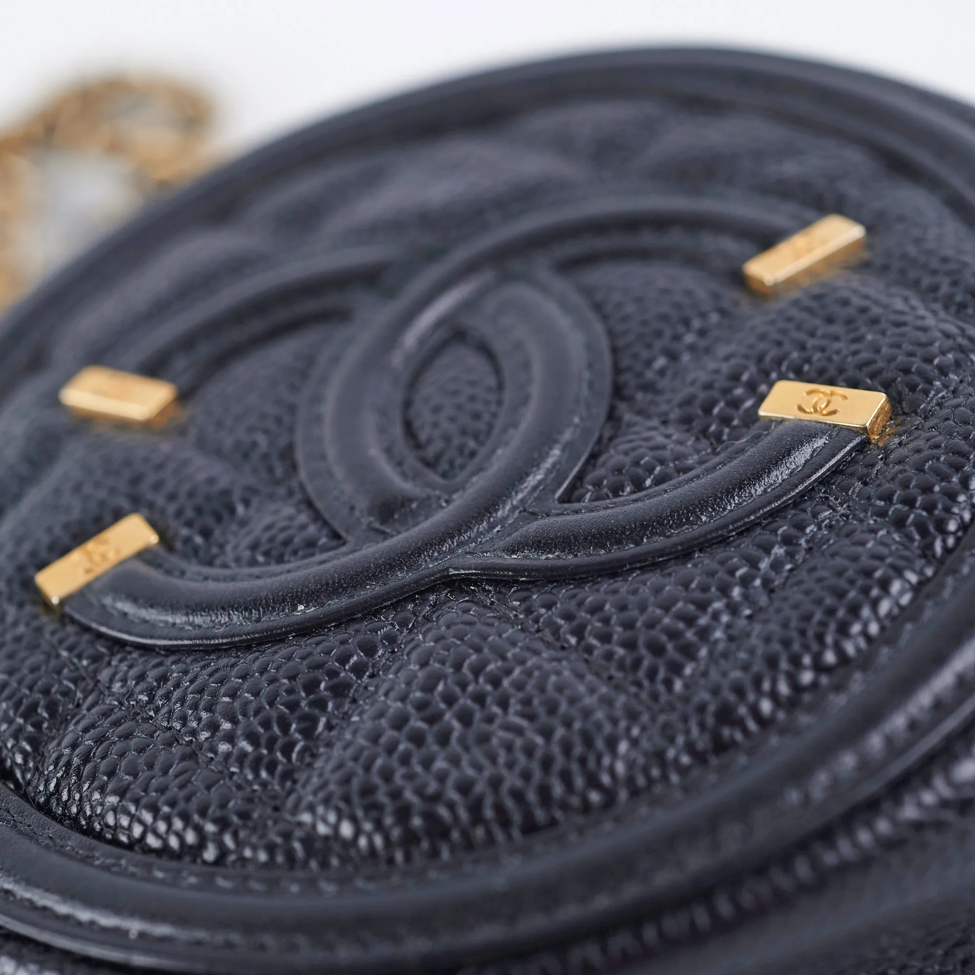 Chanel 19 Round Filigree Caviar Black