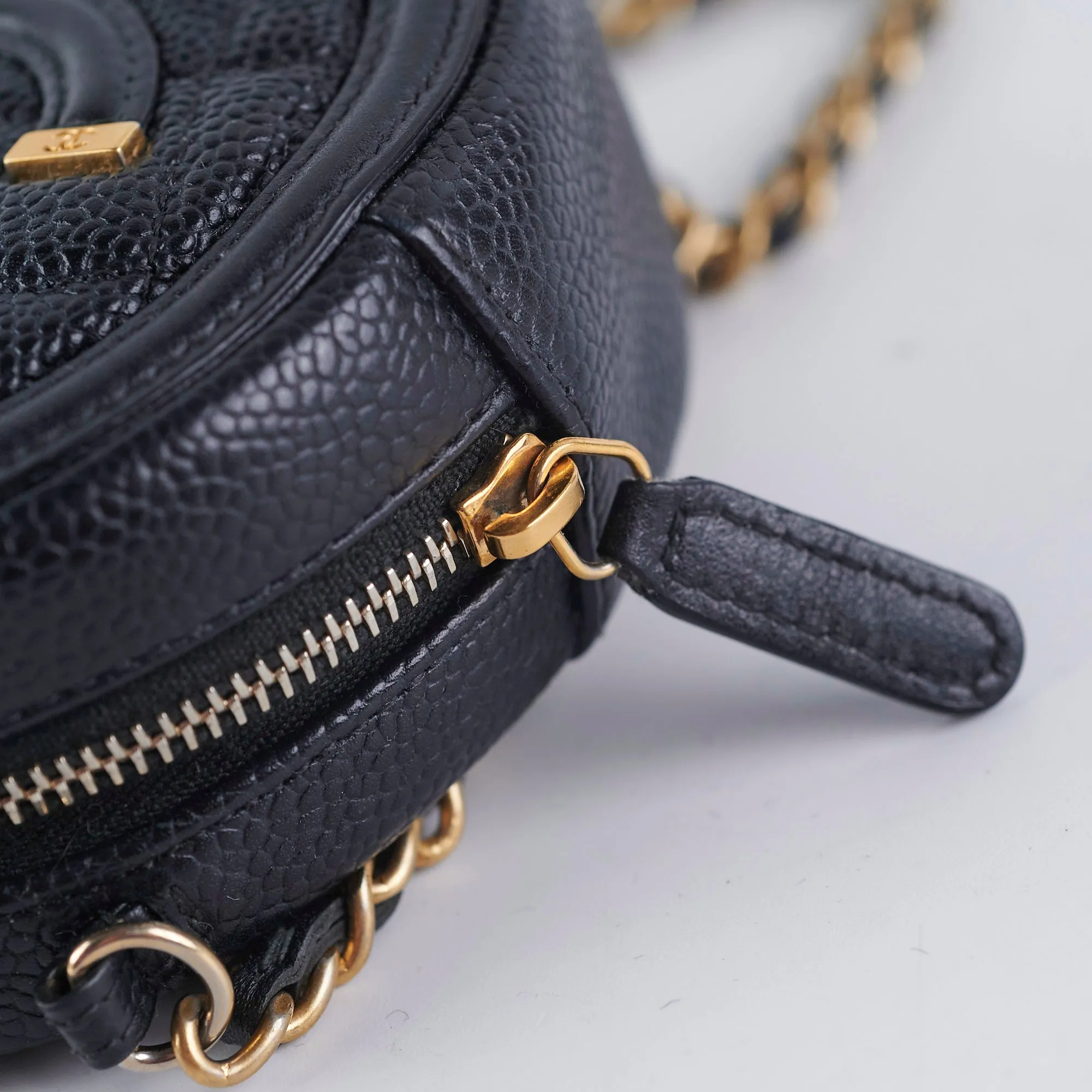 Chanel 19 Round Filigree Caviar Black