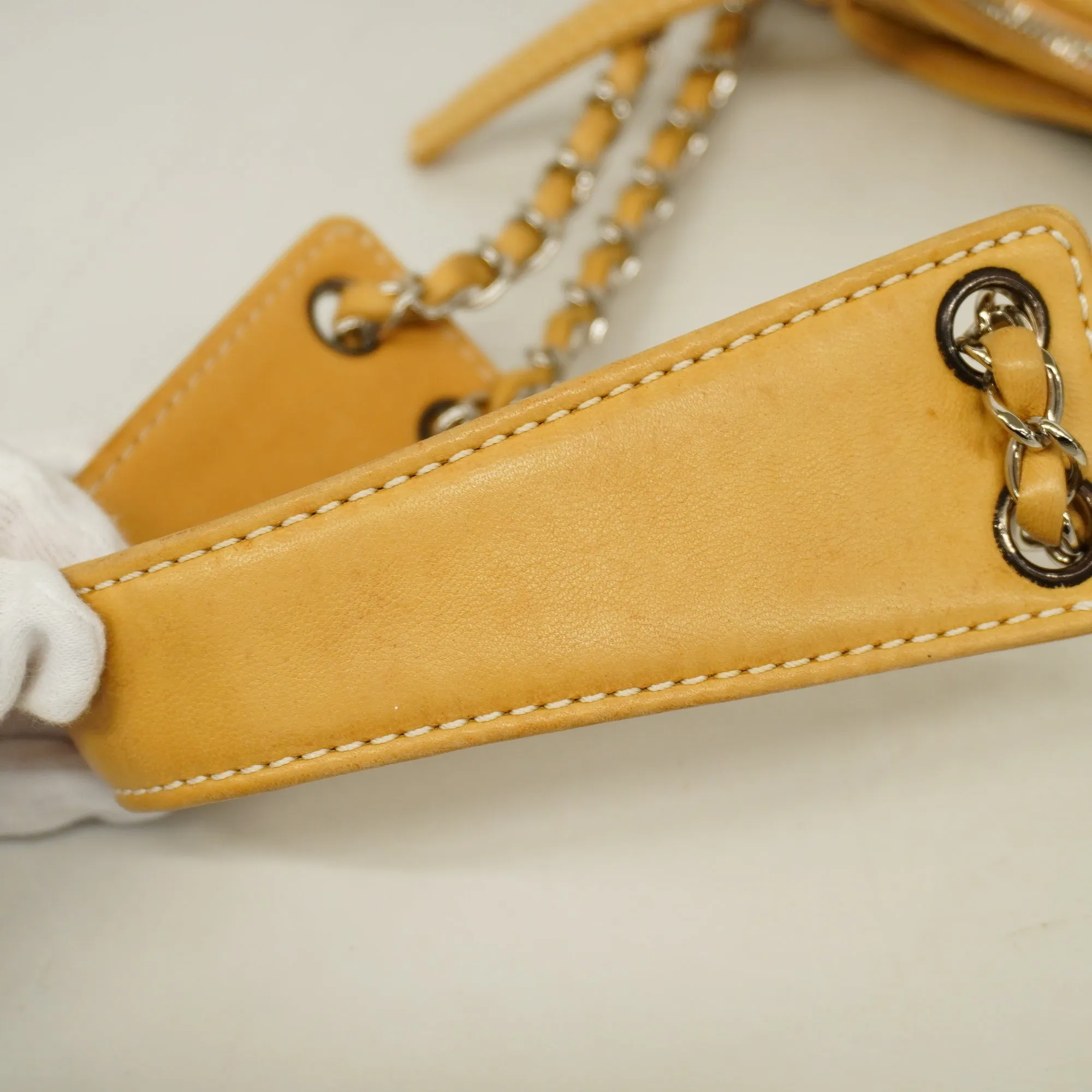 CHANEL   Chain Shoulder Women's Leather Shoulder Bag Beige
