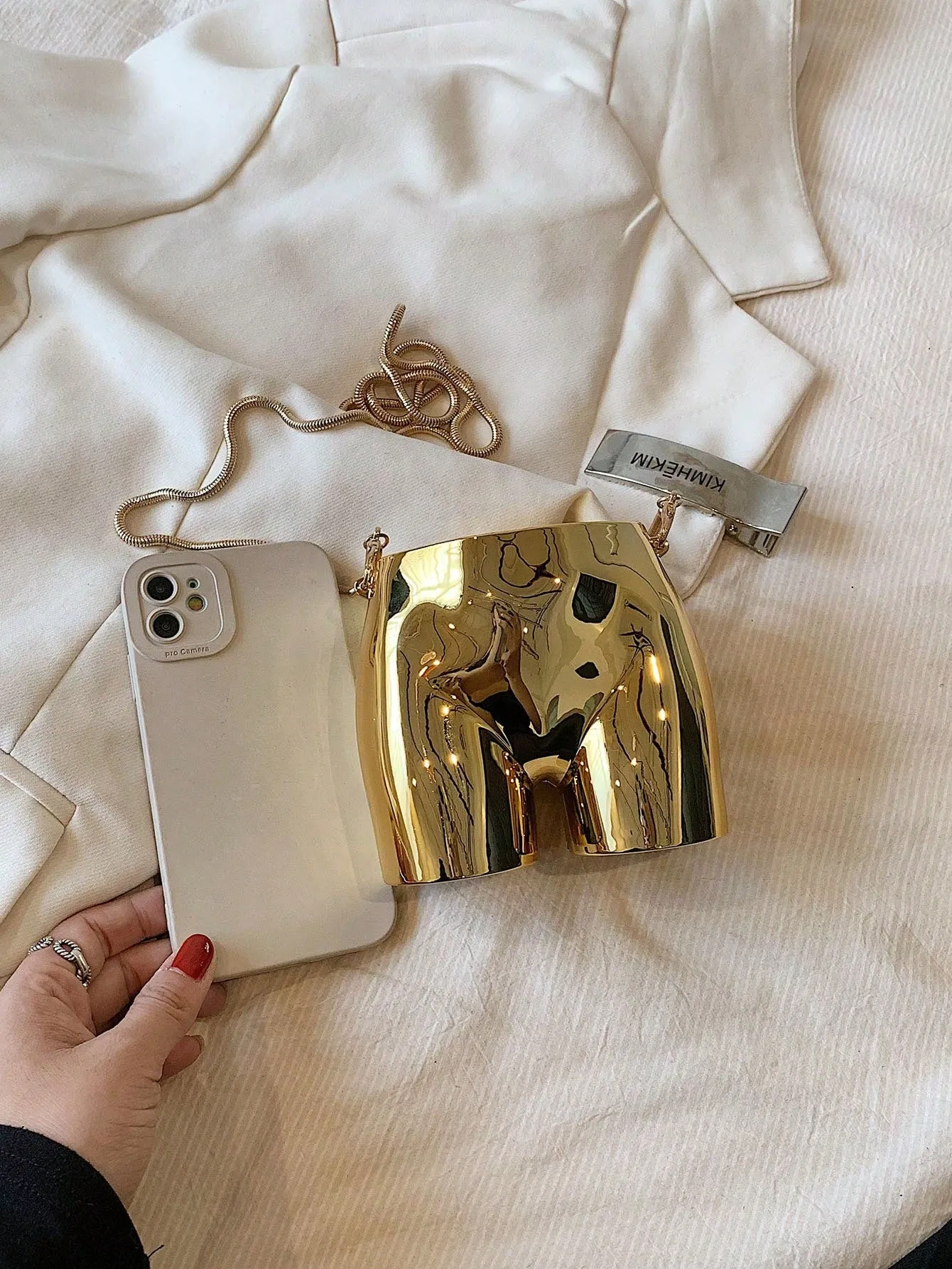 Deirere Shaped Chain Bag