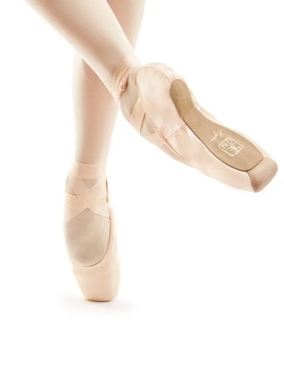 Gaynor Minden Lyra Sleek Fit Pointe Shoe Supple Shank Deep Vamp
