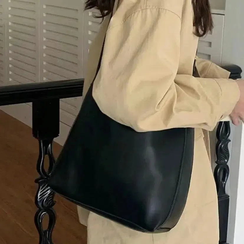Julia – Refined everyday style – Shoulder bag