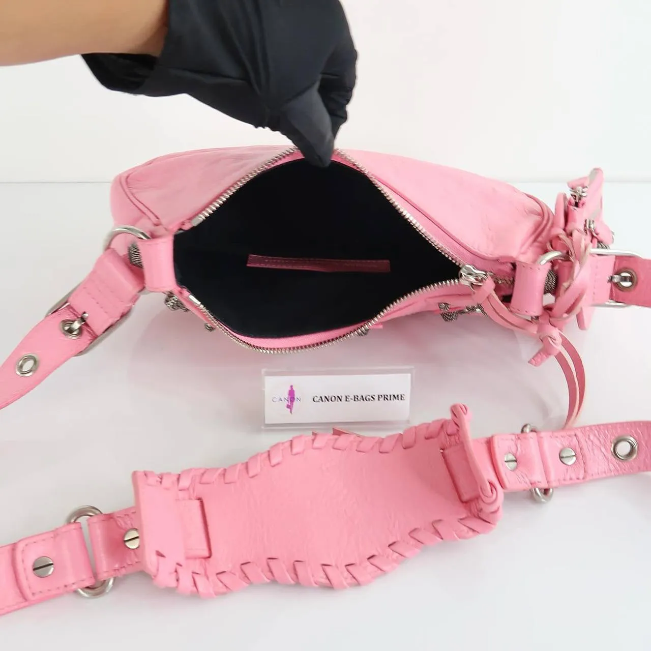 Le Cagole Shoulder Bag