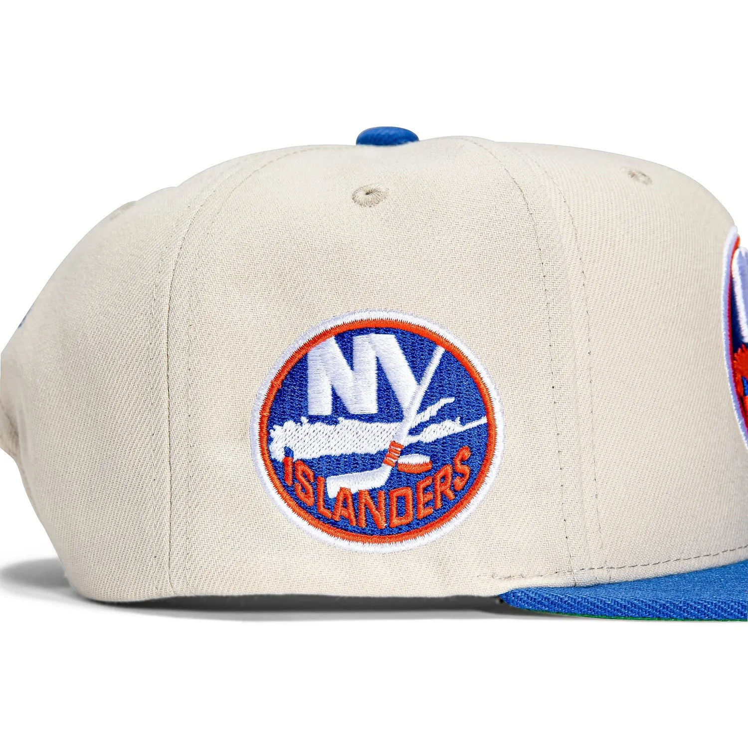 Mitchell & Ness New York Islanders Snapback Hat - Off-White, Light Navy