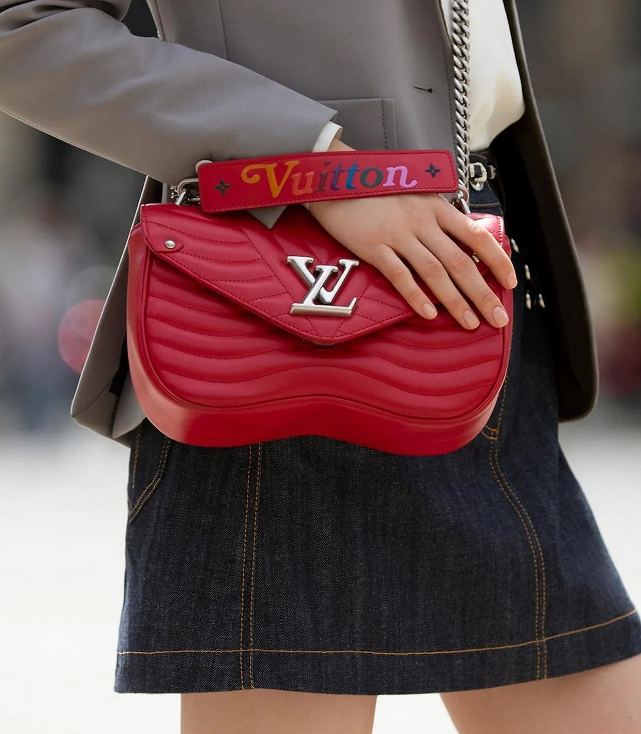 New Wave Chain Bag, MM - Black or Red