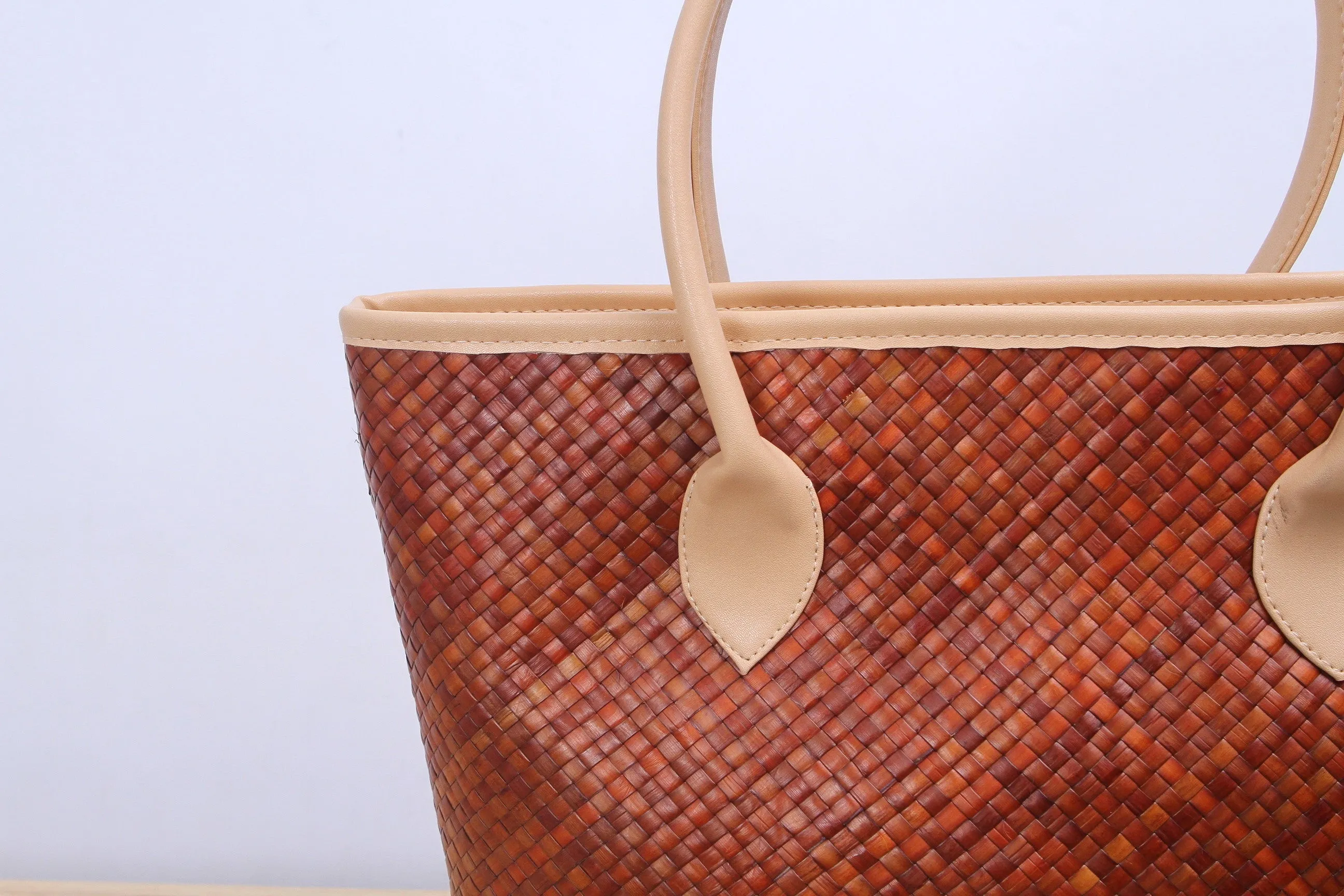 Pandan wicker tote bag