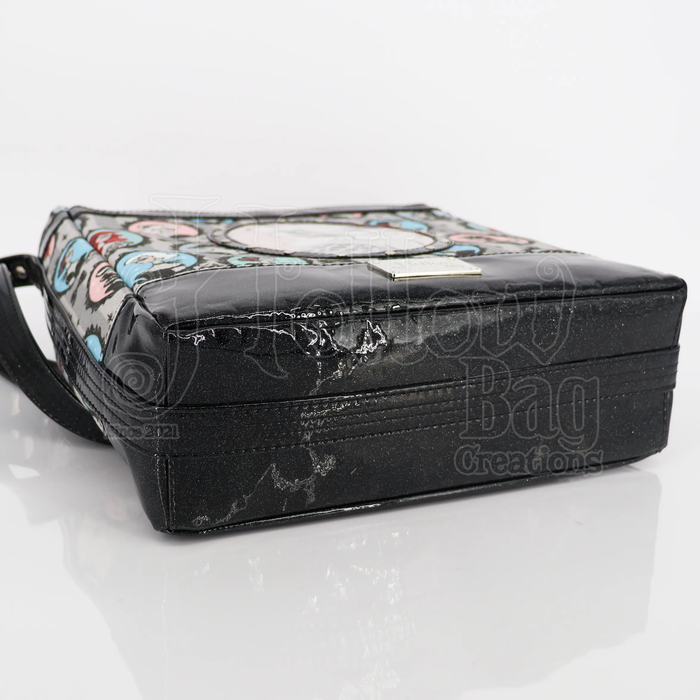 Sanctuary Tote - Cameo Beauties