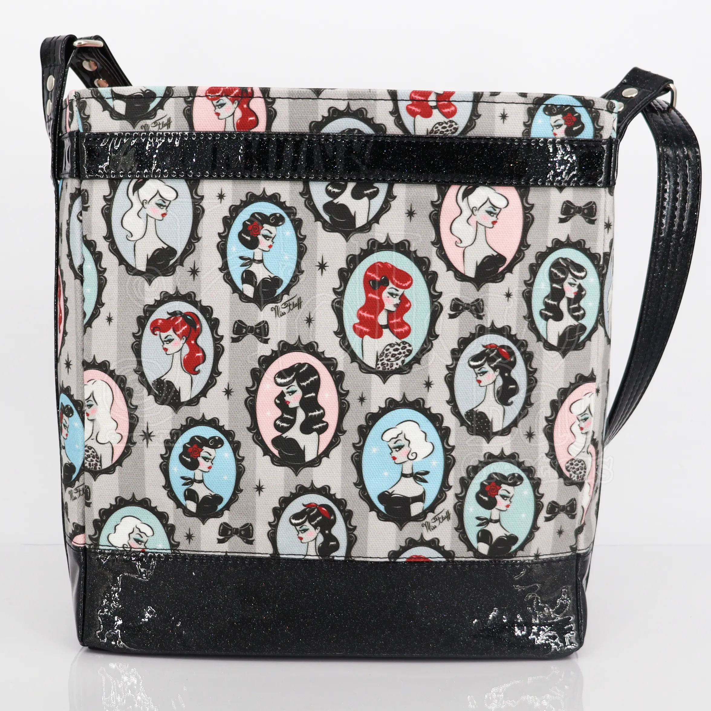 Sanctuary Tote - Cameo Beauties