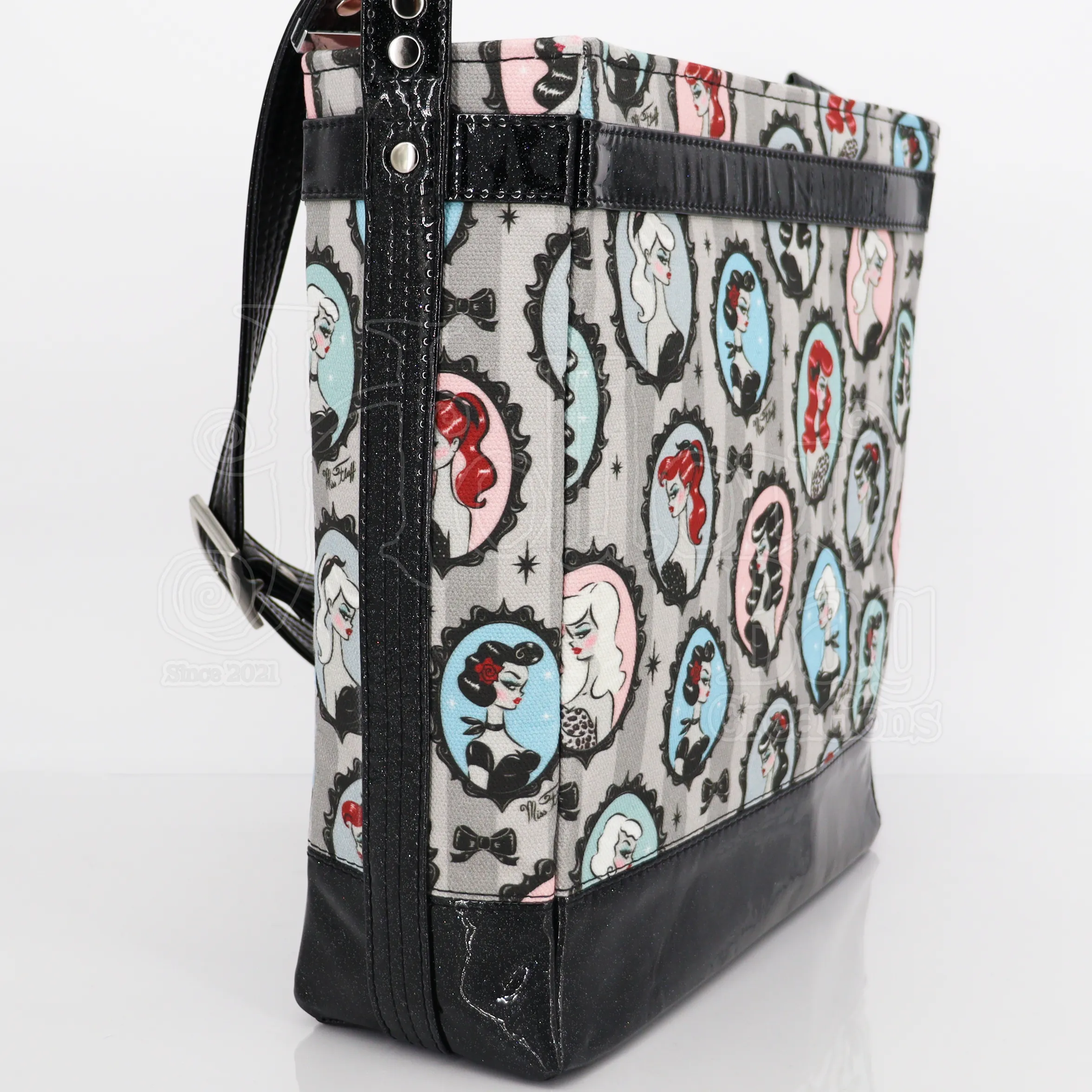 Sanctuary Tote - Cameo Beauties