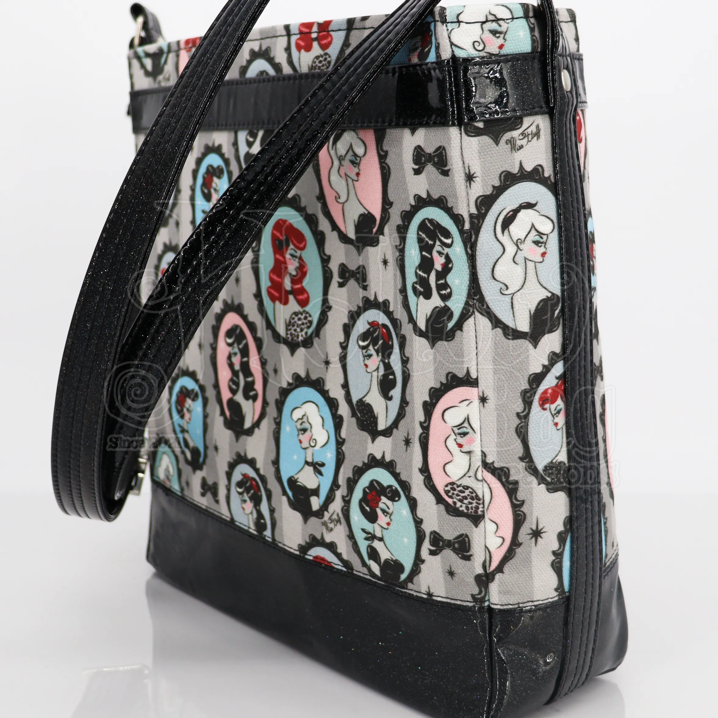 Sanctuary Tote - Cameo Beauties