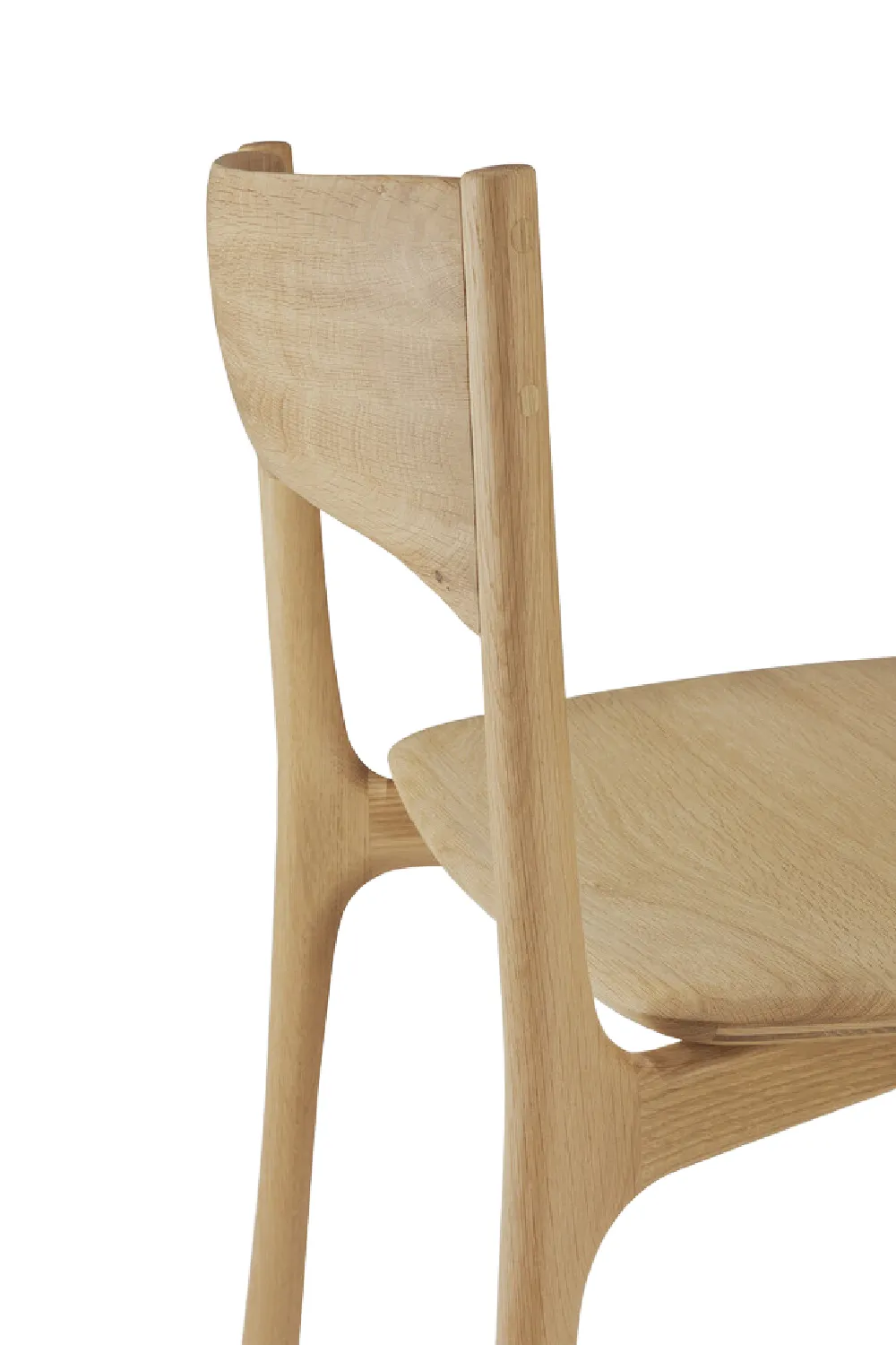 Sleek Handcrafted Dining Chair | Ethnicraft PI