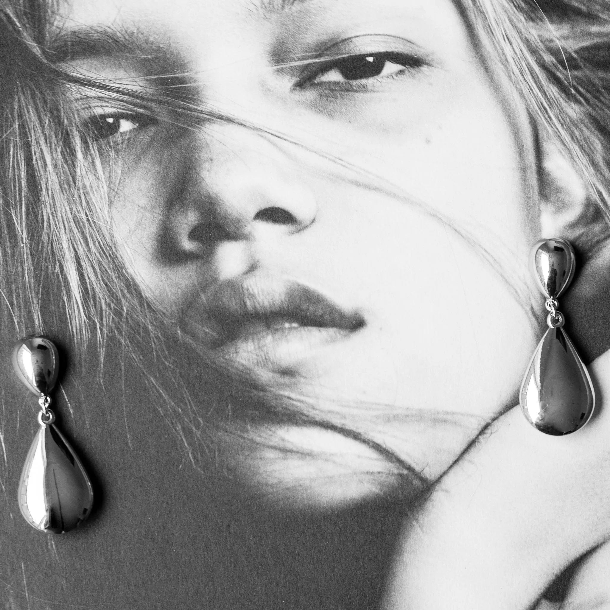 SO SLEEK STATEMENT EARRINGS