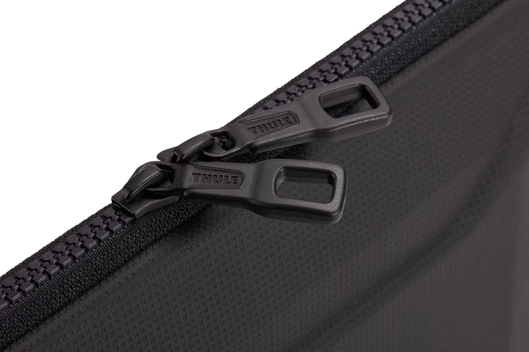 Thule Gauntlet 4.0 Protection Sleeve for 16” Macbook Pro® | Black