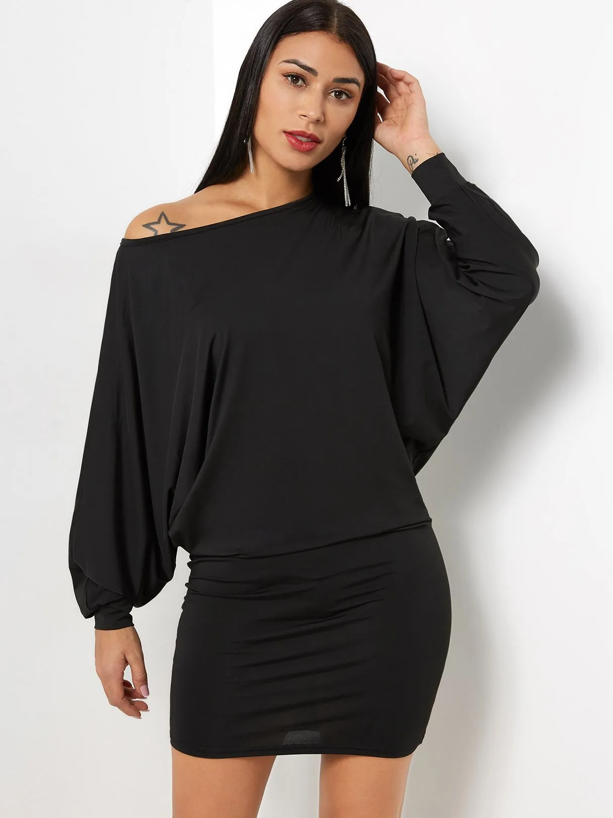 Wholesale Asymmetrical Scoop Neck Long Sleeve Plain Bodycon Mini Dresses